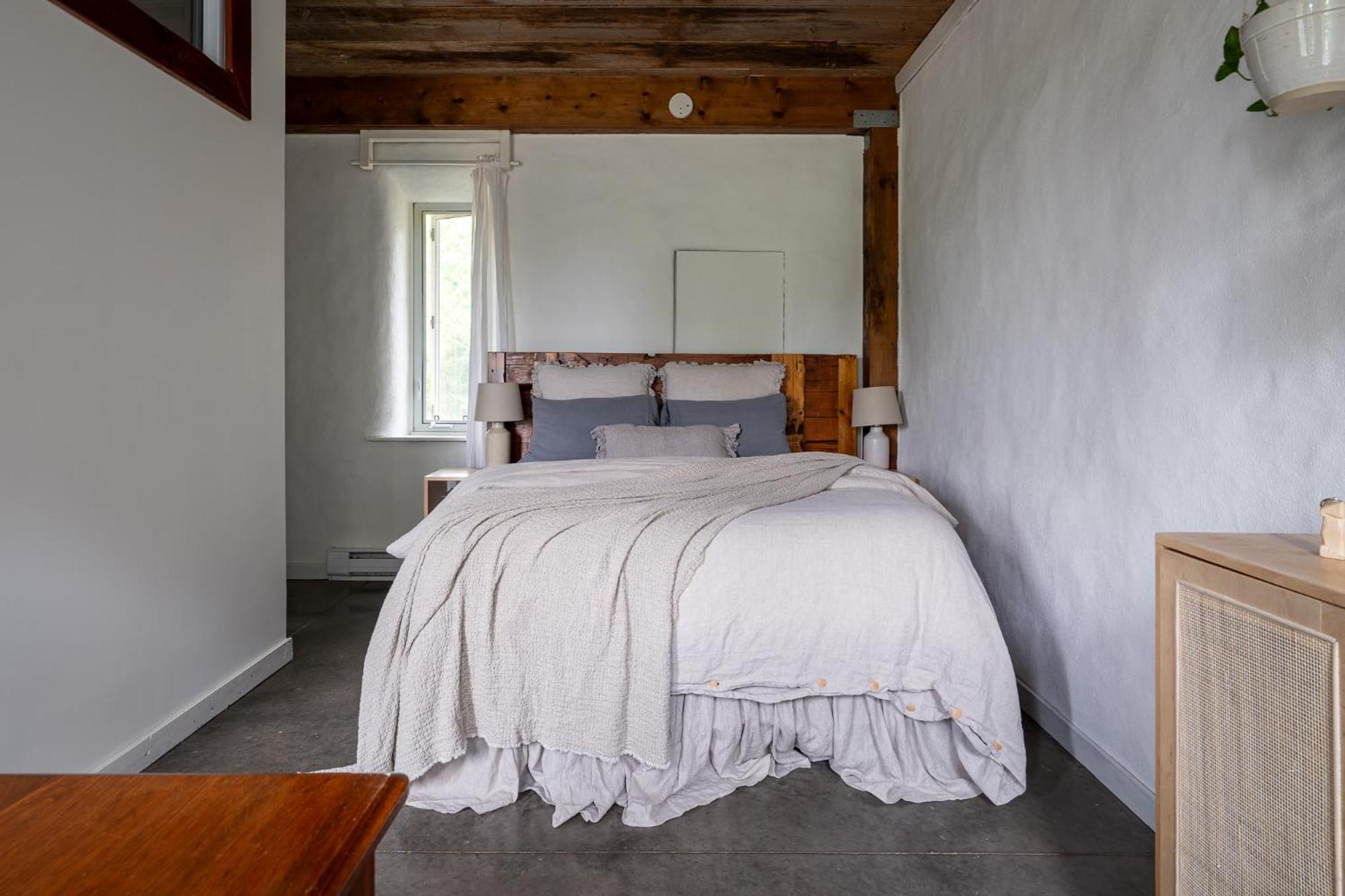 Owl'S Nest Suites Carrying Place Екстериор снимка