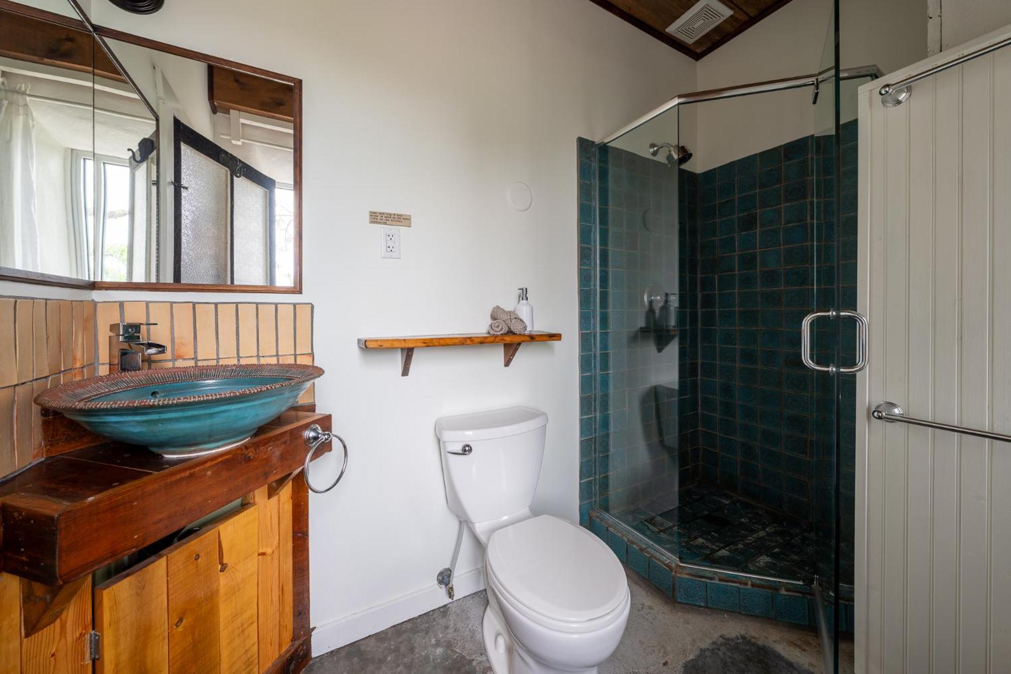 Owl'S Nest Suites Carrying Place Екстериор снимка