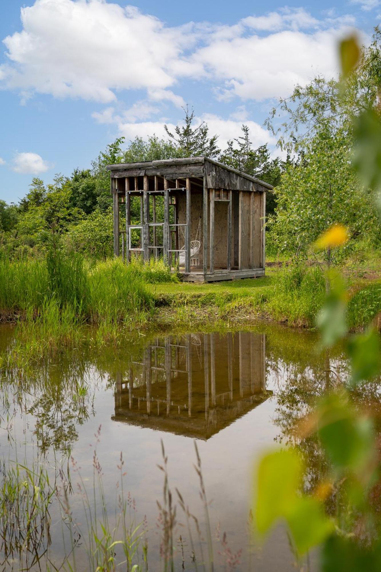 Owl'S Nest Suites Carrying Place Екстериор снимка