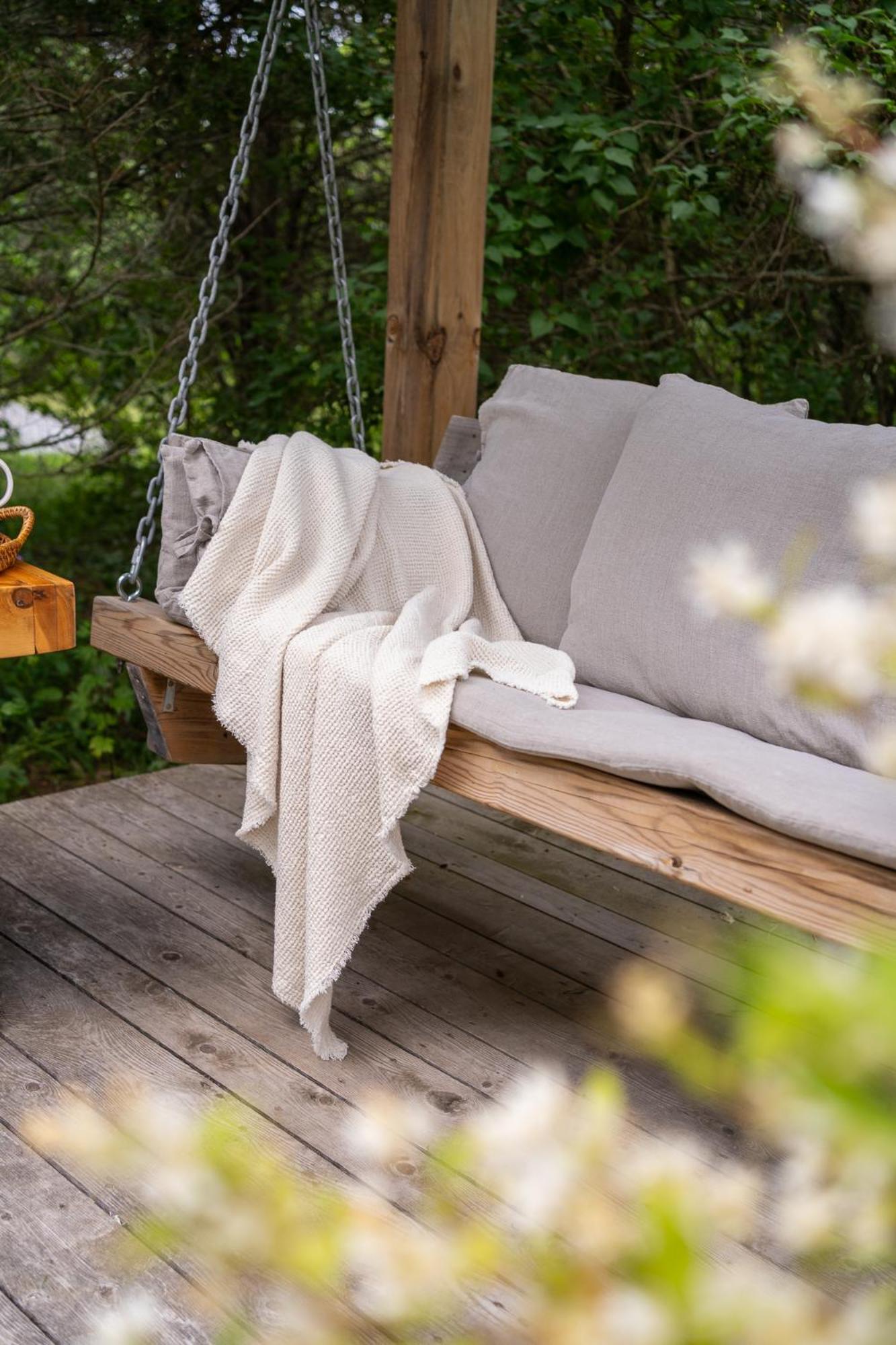 Owl'S Nest Suites Carrying Place Екстериор снимка